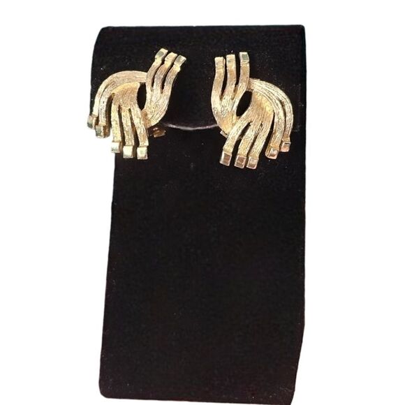 Vintage Abstract Decor Luxury Clip-on Earrings - Picture 9 of 12